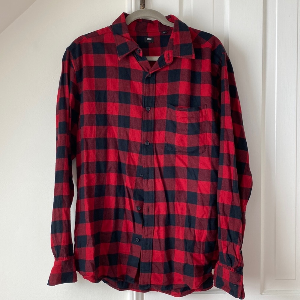 Uniqlo red black checkered shirt. Size large.